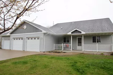 120 9th St SE, Freeport, MN 56331