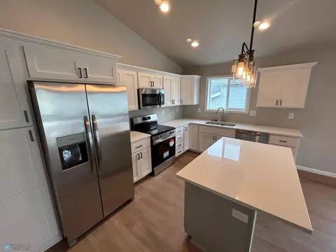 6861 Thomas St, Horace, ND 58047 photo 5