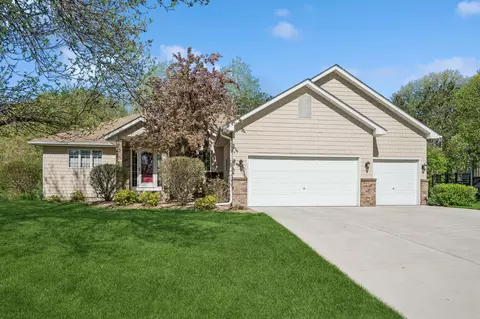2946 Jordan Dr, Woodbury, MN 55125