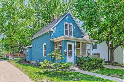 1437 Hewitt Ave, Saint Paul, MN 55104