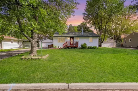 1011 Hathaway Ln NE, Fridley, MN 55432