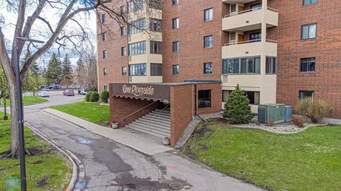 105 3rd St N #504, Moorhead, MN 56560