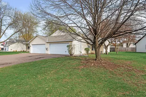 3729 Gershwin Ave N, Oakdale, MN 55128
