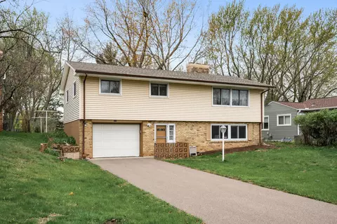 564 Miriam St, Mendota Heights, MN 55118