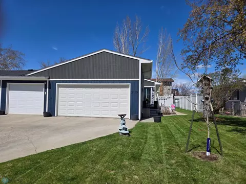 3119 S Westgate Dr S, Fargo, ND 58103