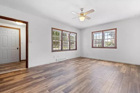 514 E Main St, Marshall, MN 56258 photo 7