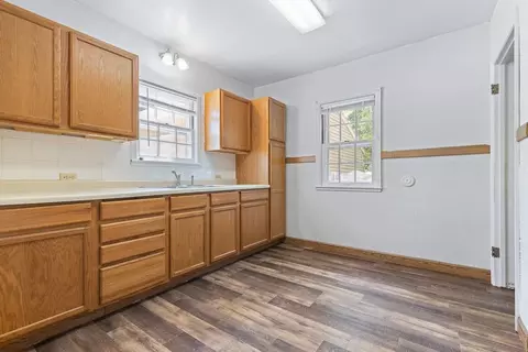 514 E Main St, Marshall, MN 56258 photo 13