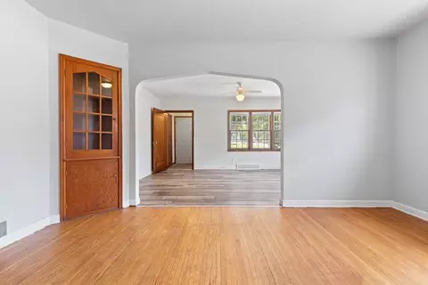 514 E Main St, Marshall, MN 56258 photo 10