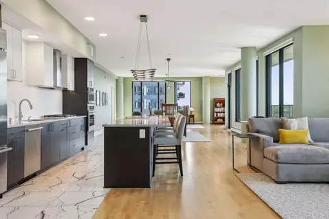 1240 S 2nd St #1220, Minneapolis, MN 55415