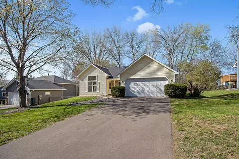 2045 Belmont Ln E, North Saint Paul, MN 55109