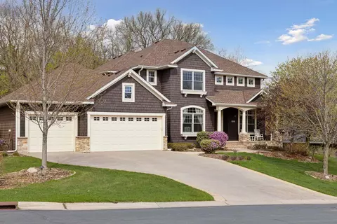 6840 Lucy Ridge Ln, Chanhassen, MN 55317