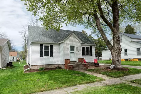521 8th Ave SE, Waseca, MN 56093