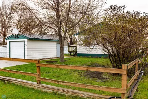 323 6th Ave, Mapleton, ND 58059 photo 5