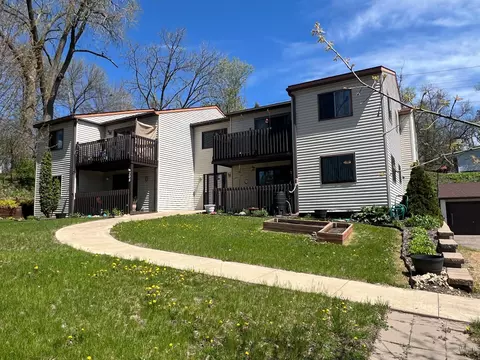 208 S Winter St #6, River Falls, WI 54022