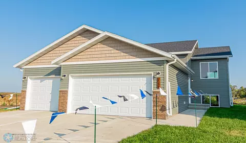 1158 Jill Dr W, West Fargo, ND 58078