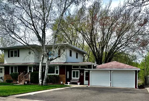 1277 Farrington St, Saint Paul, MN 55117
