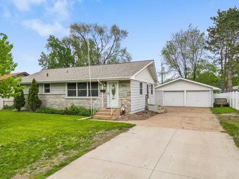 7036 Ewing Ave N, Brooklyn Center, MN 55429