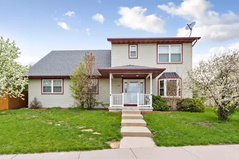 1127 Engesser Ln, Saint Peter, MN 56082
