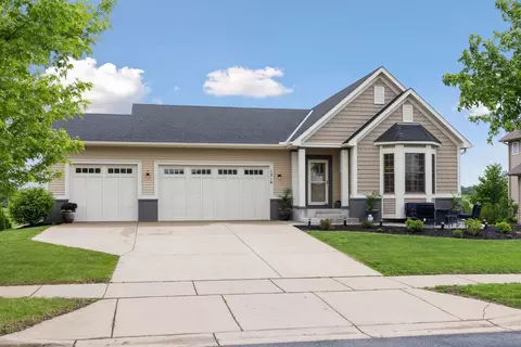 1216 Superior Dr, Northfield, MN 55057