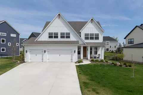 16562 Beverly Dr, Eden Prairie, MN 55347