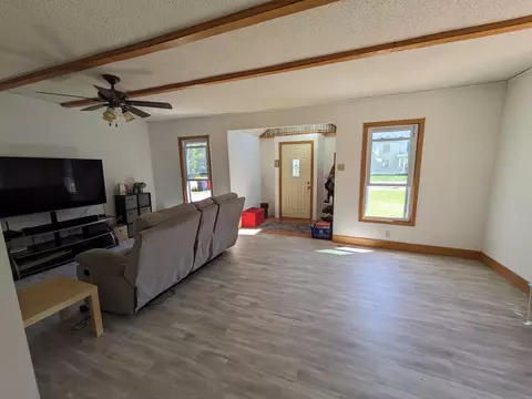 430 4th St SW, Plainview, MN 55964 photo 5