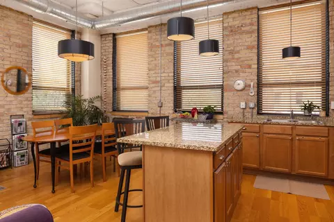 1701 Madison St NE #304, Minneapolis, MN 55413
