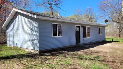 1907 52nd St SW, Pequot Lakes, MN 56472