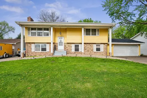 7237 Willow Ln, Brooklyn Center, MN 55430