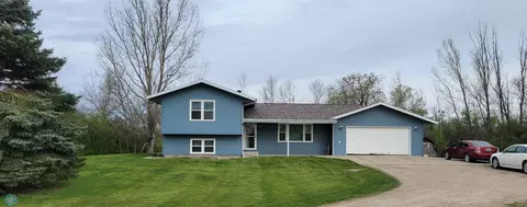 906 Main St, Milnor, ND 58060