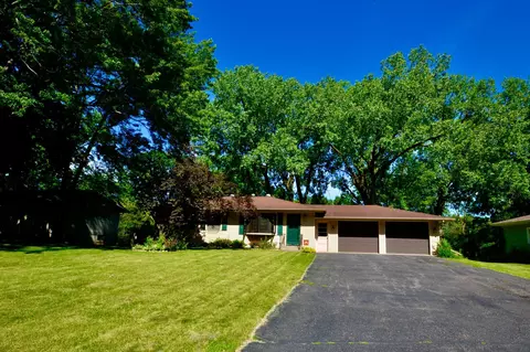 230 Ranchview Ln N, Plymouth, MN 55447