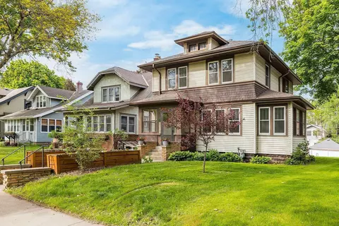 1145 Hyacinth Ave E, Saint Paul, MN 55106