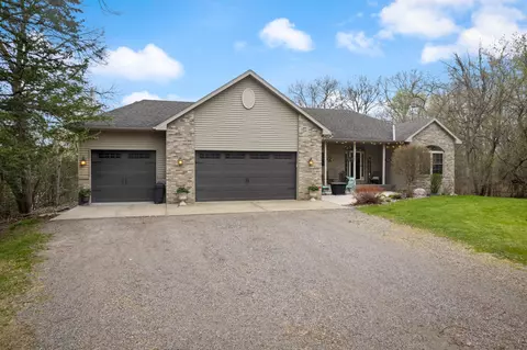 11005 Peloquin Ave NW, South Haven, MN 55382