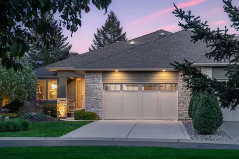 16821 Enclave Cir, Eden Prairie, MN 55347