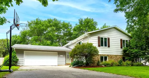 1221 27th St NW, Willmar, MN 56201
