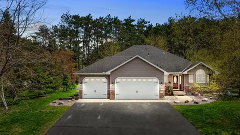 37421 Hearthside Ln, North Branch, MN 55056