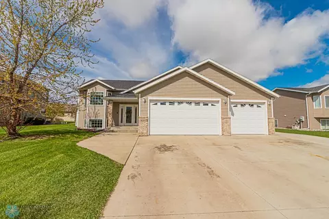 4205 53rd St S, Fargo, ND 58104