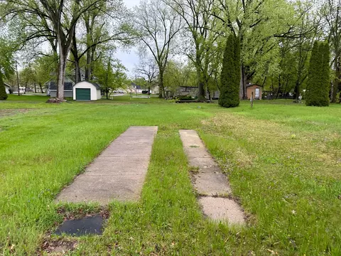 516 Cottrill St N, Waterville, MN 56096