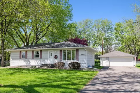 15810 2nd Ave N, Plymouth, MN 55447