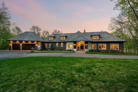 28200 Boulder Cir, Shorewood, MN 55331 photo 2