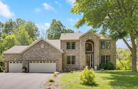 3677 Robin Ln, Eagan, MN 55122