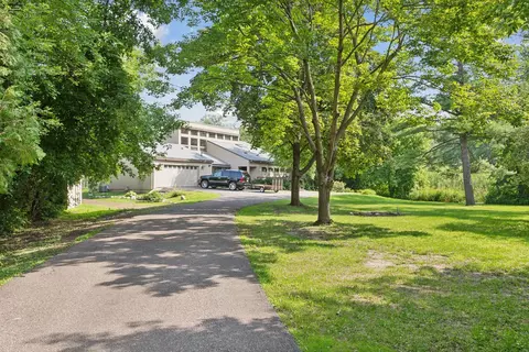 695 County Road B2 E, Little Canada, MN 55117