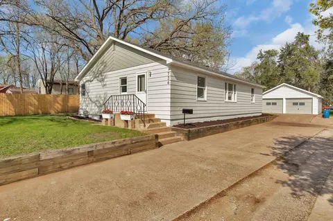 736 Irving Ave NW, Elk River, MN 55330