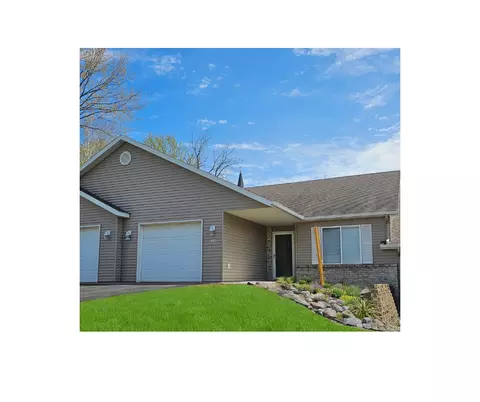 208 Plymouth St, Holdingford, MN 56340