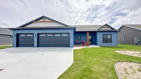 528 Lanigan Way SE, Saint Joseph, MN 56374