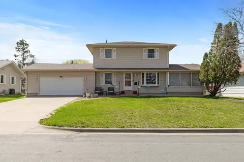 7609 Lee Ave N, Brooklyn Park, MN 55443