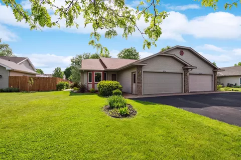 934 Howard St, River Falls, WI 54022