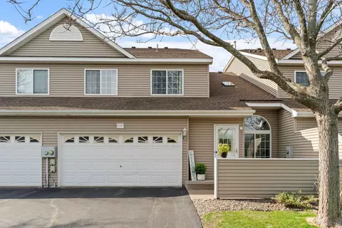 7297 Savanna Ct, Lino Lakes, MN 55014