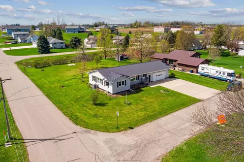 206 Chestnut St E, Morristown, MN 55052