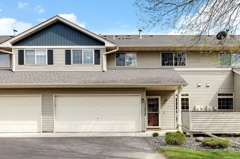 13832 Hyacinth Dr, Rogers, MN 55374
