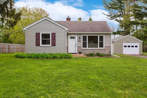 1884 Kohlman Ave E, Maplewood, MN 55109